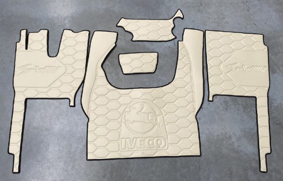 autokoberec IVECO S-WAY automat – vlastní kombinace /vzor 1/ – alcantara